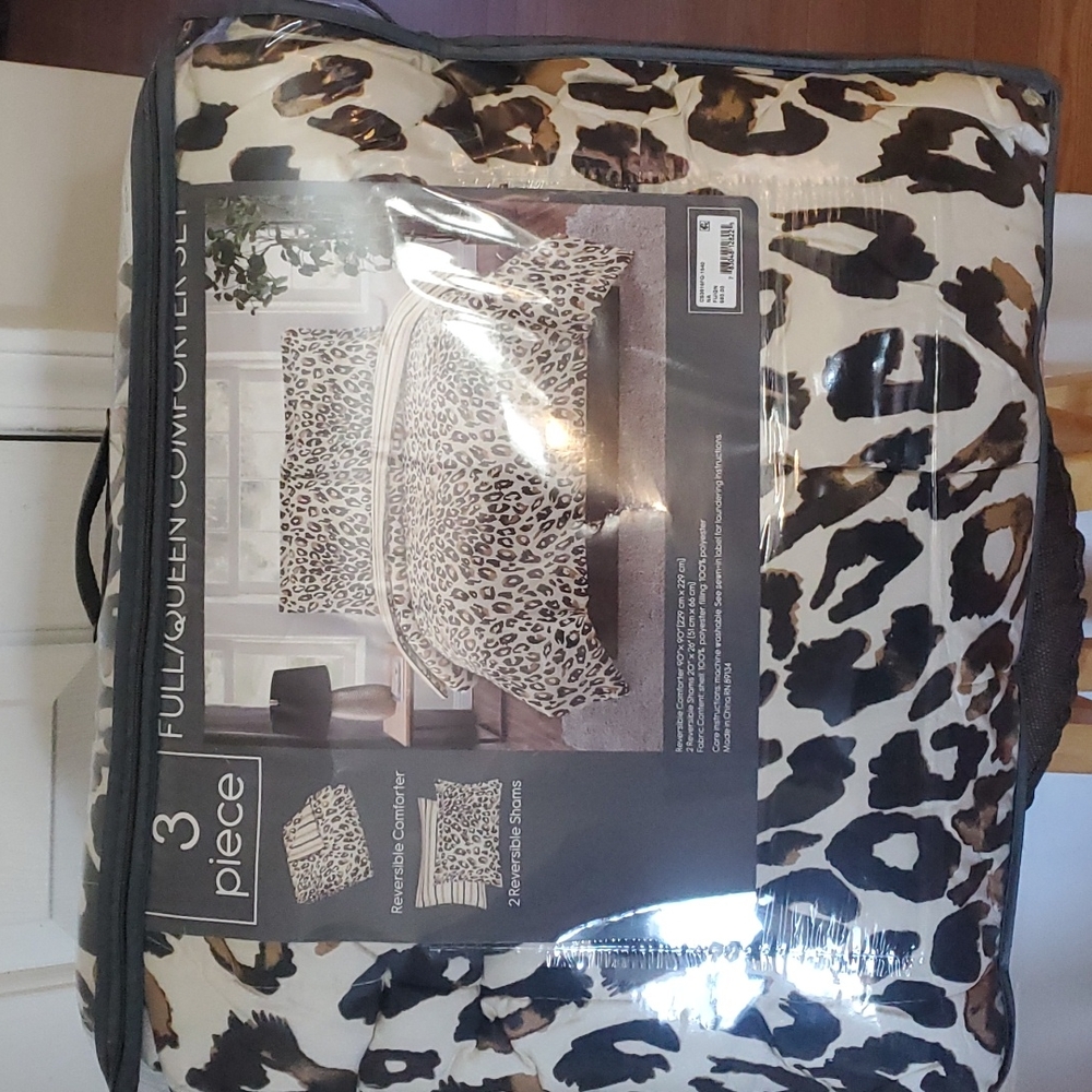 Queen Comforter Set